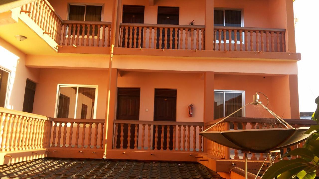 Daysinn Hotel Lira Extérieur photo