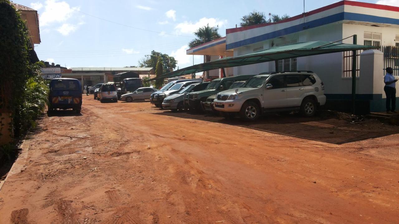 Daysinn Hotel Lira Extérieur photo